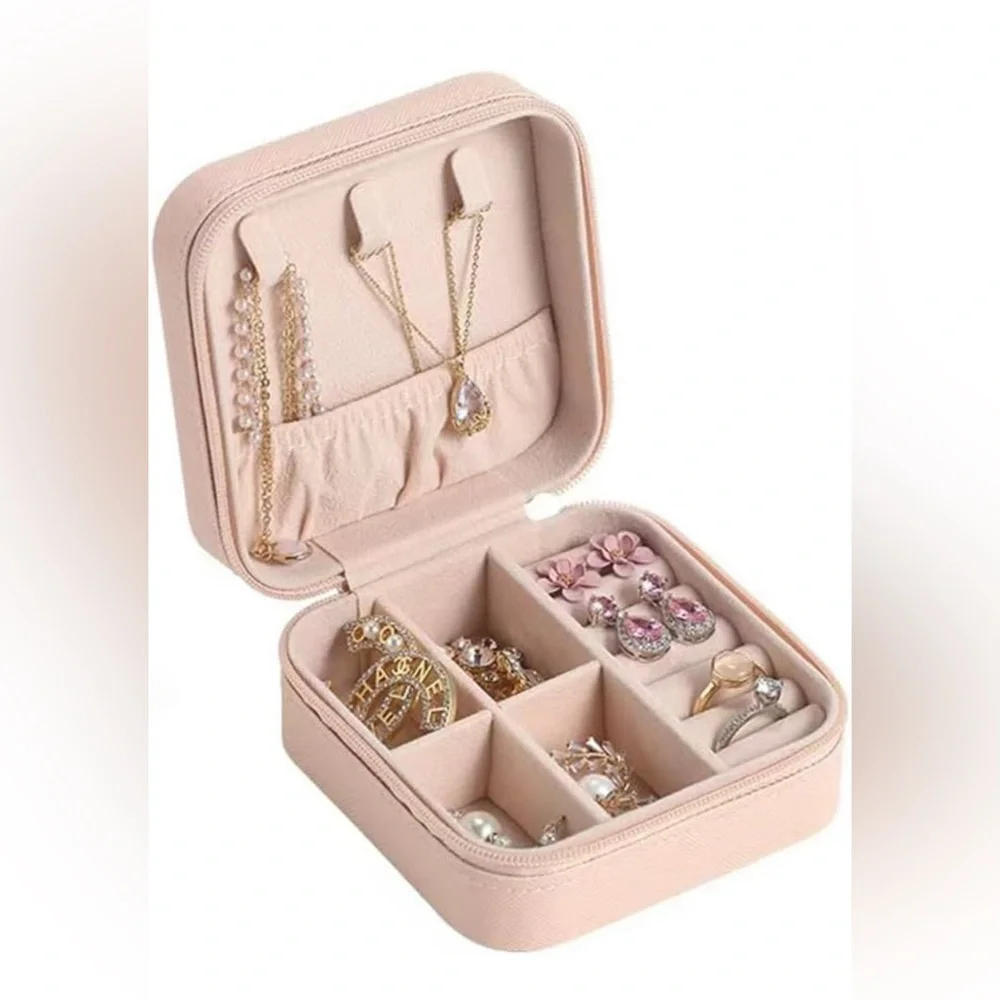 Pink‎ Jewelry Organizer